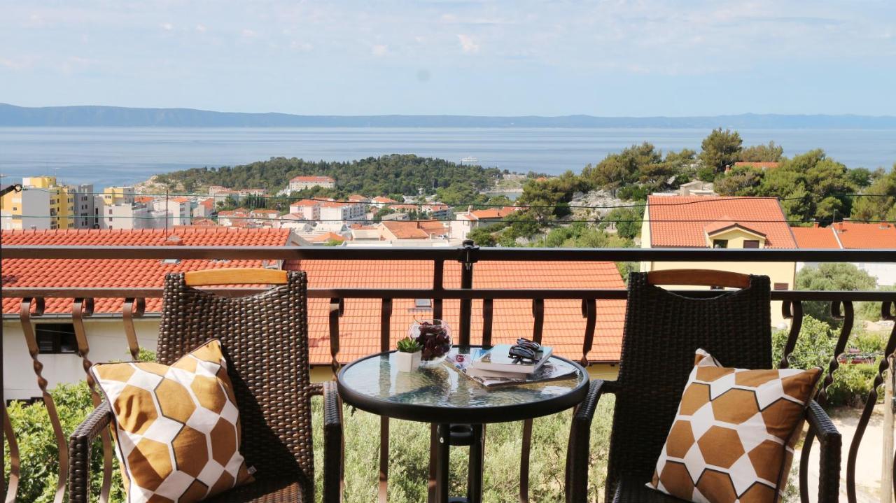 Apartment Iva With Sea View Макарска Экстерьер фото