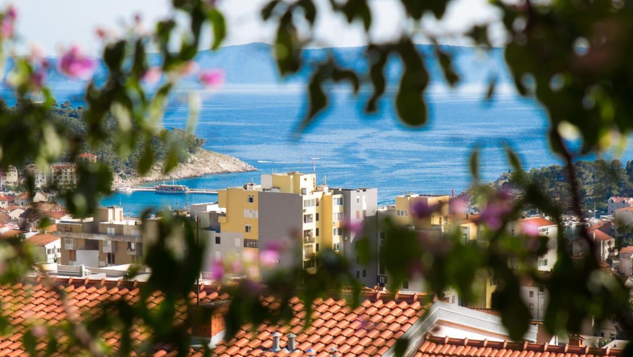Apartment Iva With Sea View Макарска Экстерьер фото